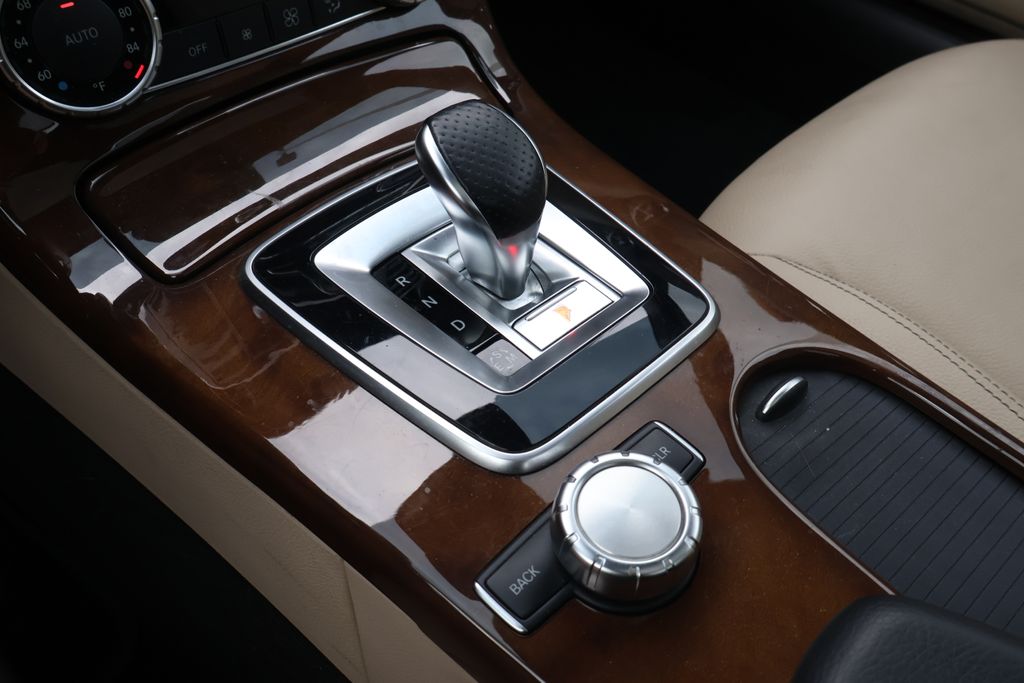 Thumbnail: 2016 Mercedes-Benz SLK - 26