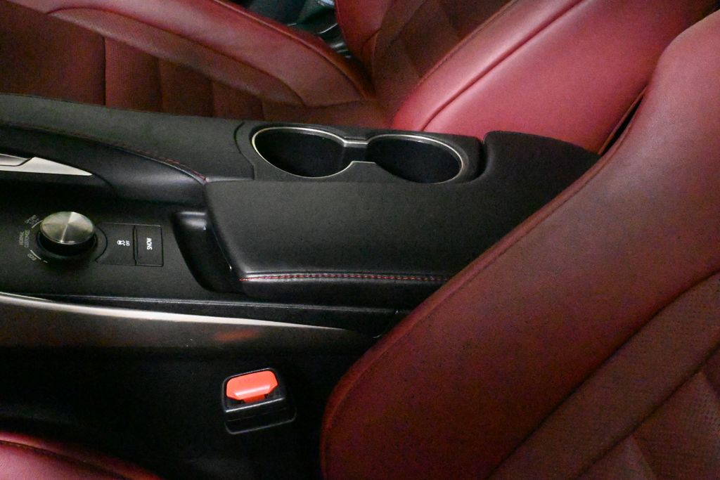 2017 Lexus IS 350 29