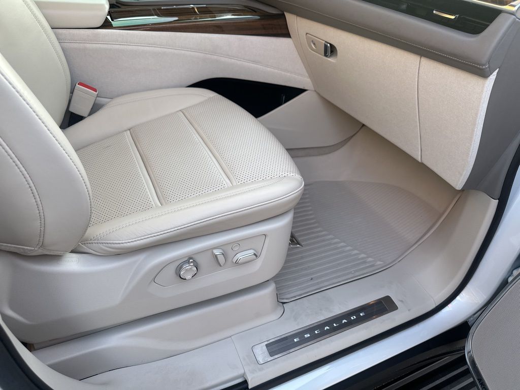 Used Car 2022 Cadillac Escalade  Sport Platinum For Sale Under $90,000 In Austin, Texas