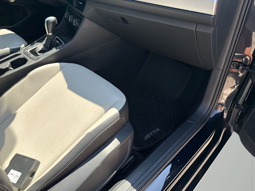 Used Car 2019 Volkswagen Jetta  R-line For Sale In Austin, Texas