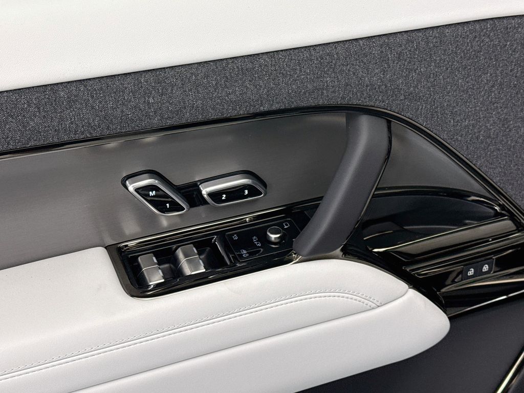 Thumbnail: 2026 Land Rover Range Rover Sport - 22