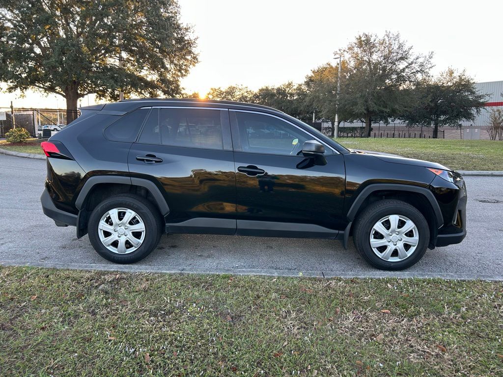 Thumbnail: 2020 Toyota RAV4 - 6