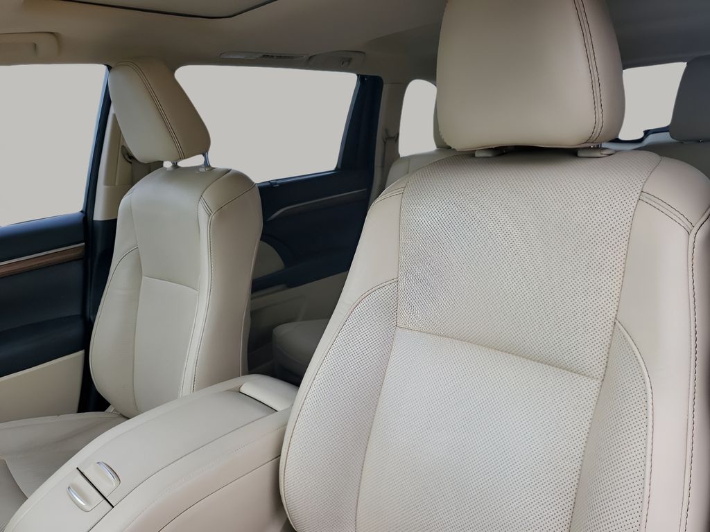 Used Car 2017 Toyota Highlander  Limited For Sale Under $25,000 In Austin, Texas