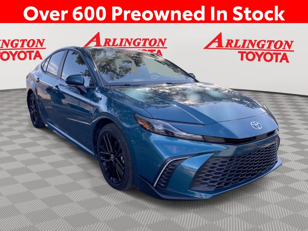 2025 Toyota Camry SE