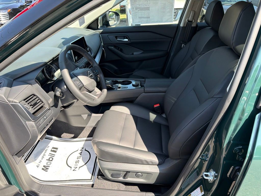 2026 Nissan Rogue Dark Armor - Photo 13