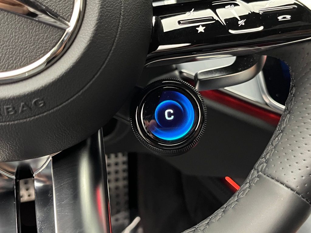 Thumbnail: 2025 Mercedes-Benz E-Class - 16