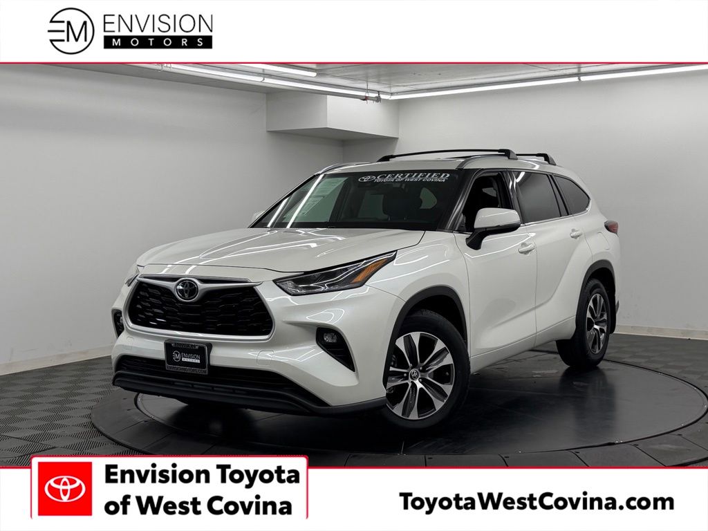 White (Blizzard Pearl) 2021 Toyota Highlander XLE FWD SUV / Crossover Front-Wheel Drive 8-Speed Automatic