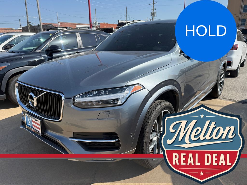  2018 Volvo XC90 T6 Momentum AWD   