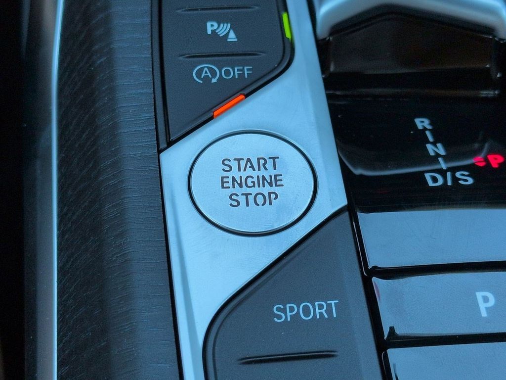 New 2026 White BMW 330i xDrive image 28