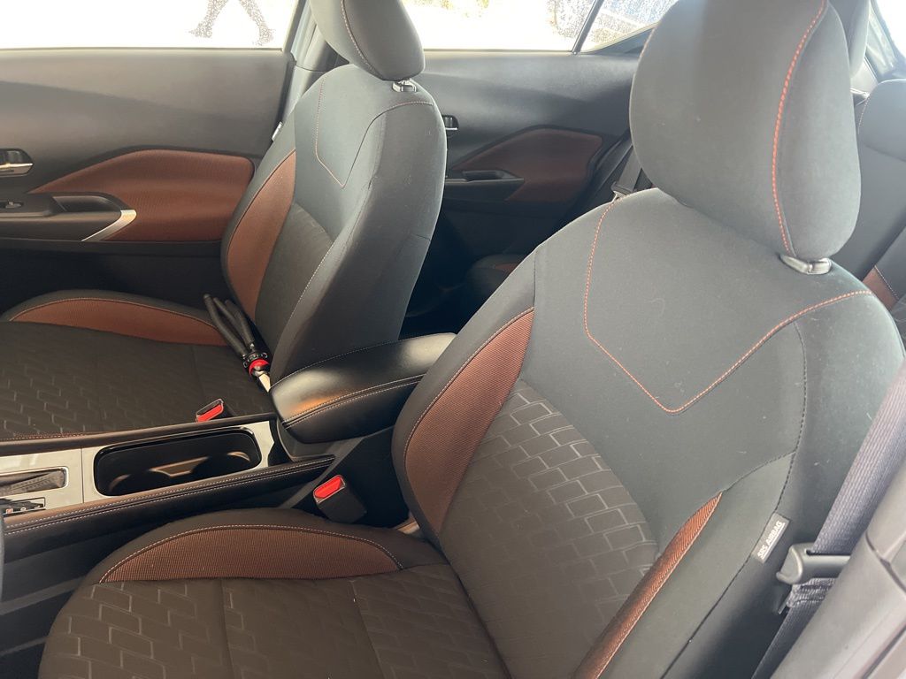 2024 Nissan Kicks SR photo