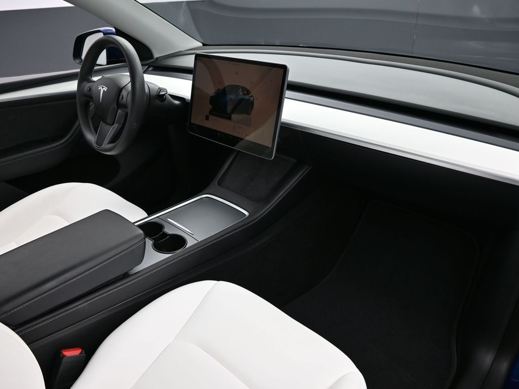 2024 Tesla Model Y Long Range Dual Motor All-Wheel Drive