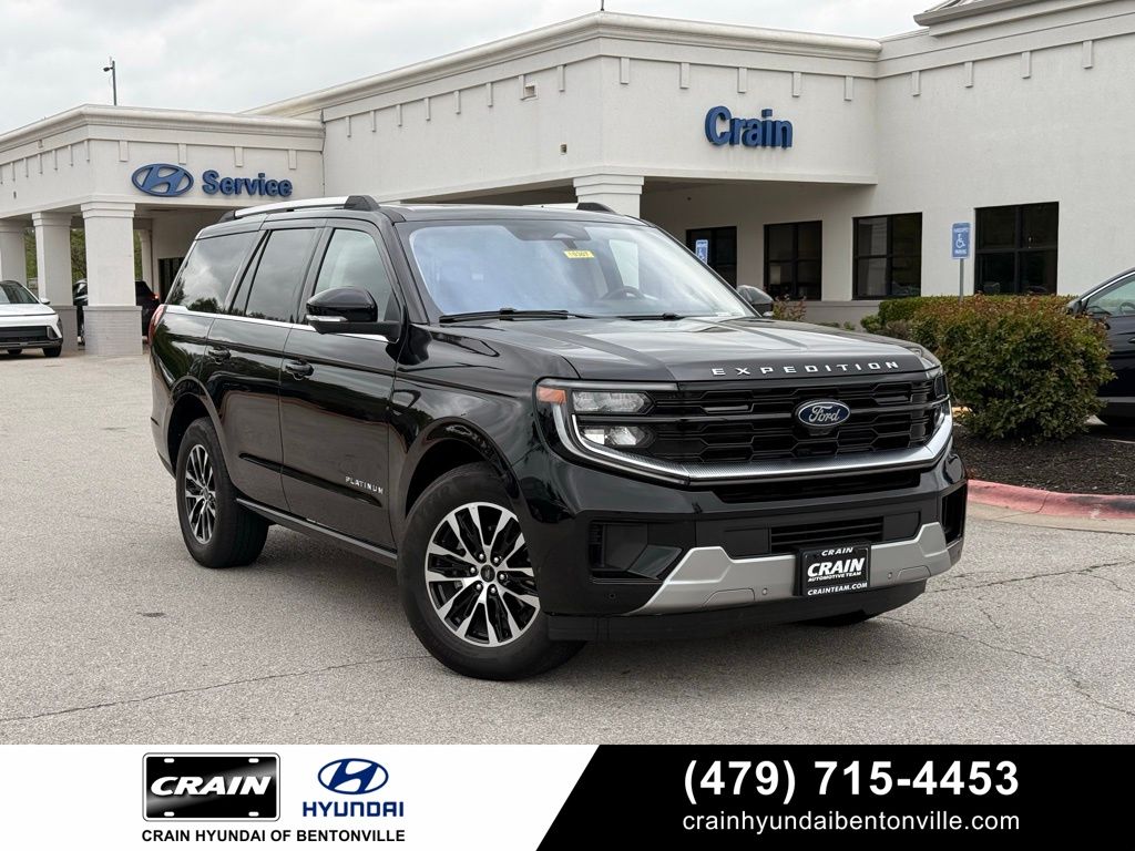 Black Metallic 2025 Ford Expedition Platinum 4WD SUV / Crossover Four-Wheel Drive Automatic