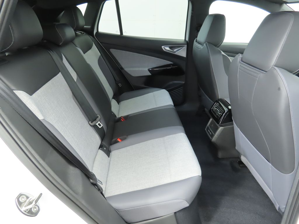 2025 Volkswagen ID.4 Pro 22