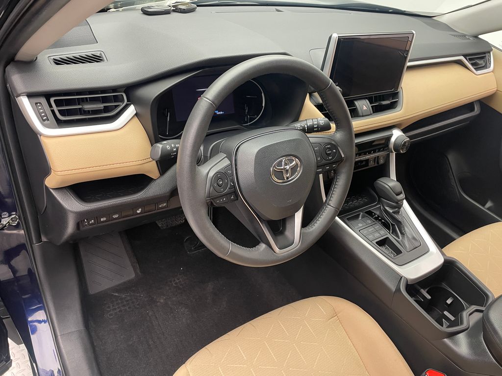 Thumbnail: 2024 Toyota RAV4 - 11