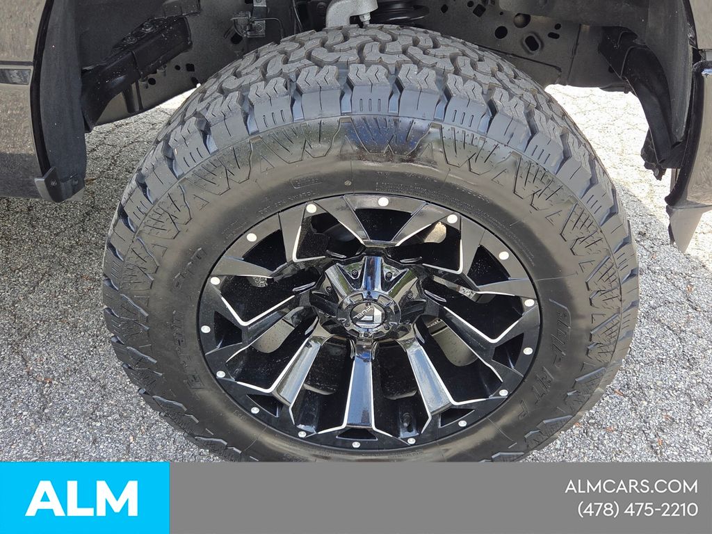 Used 2025 Black Ford XLT image 18