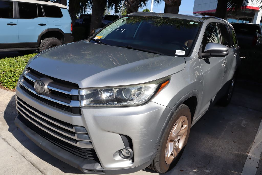 Thumbnail: 2019 Toyota Highlander - 2
