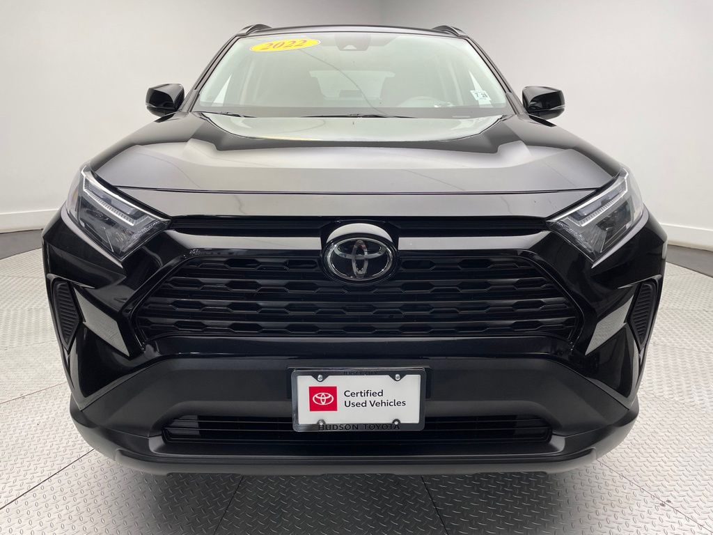 2022 Toyota RAV4 XLE 2