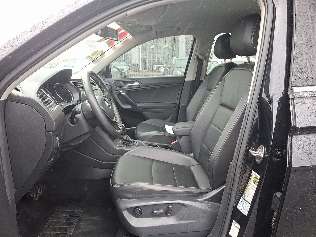 Thumbnail: 2021 Volkswagen Tiguan - 14