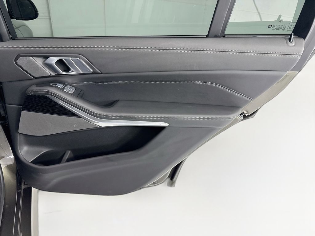 Thumbnail: 2024 BMW X7 - 26
