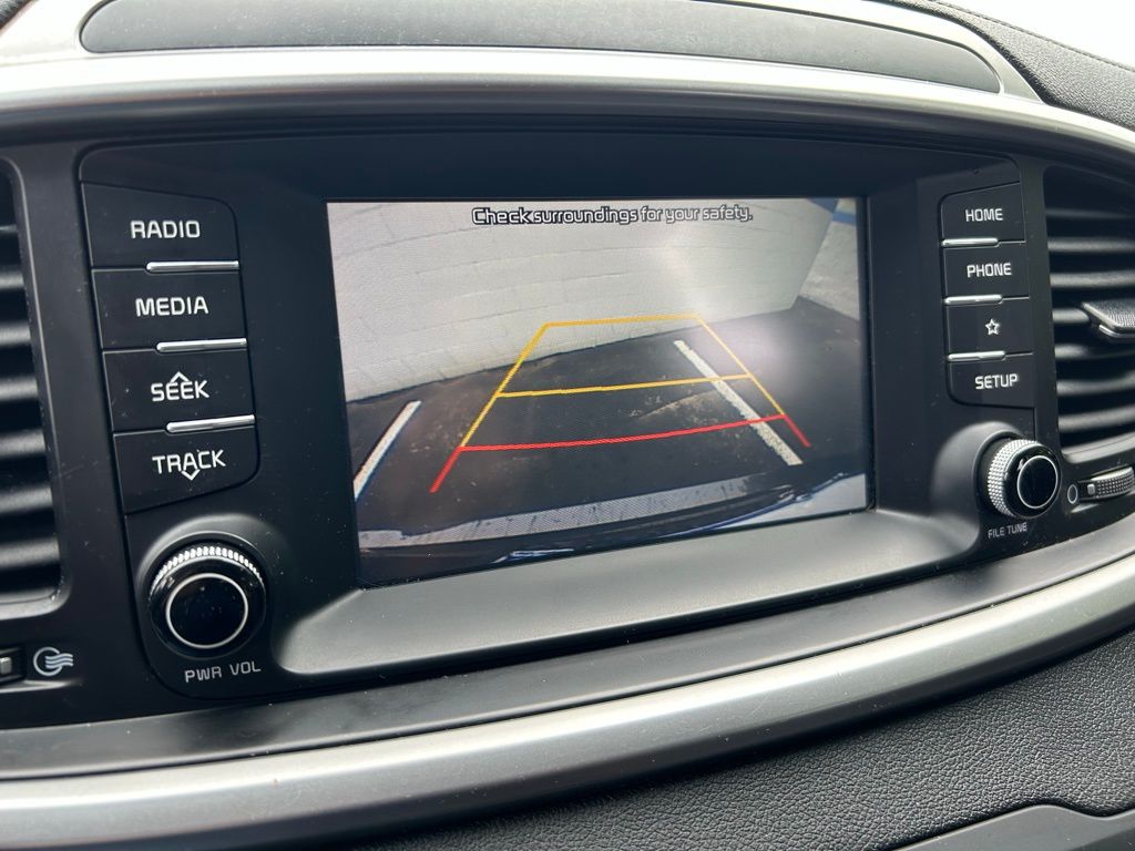 2020 Kia Sorento LX 29