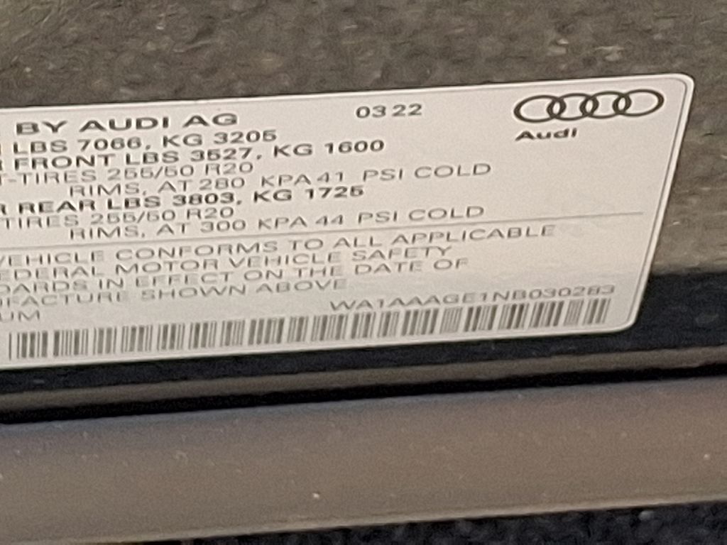 Thumbnail: 2022 Audi e-tron - 27