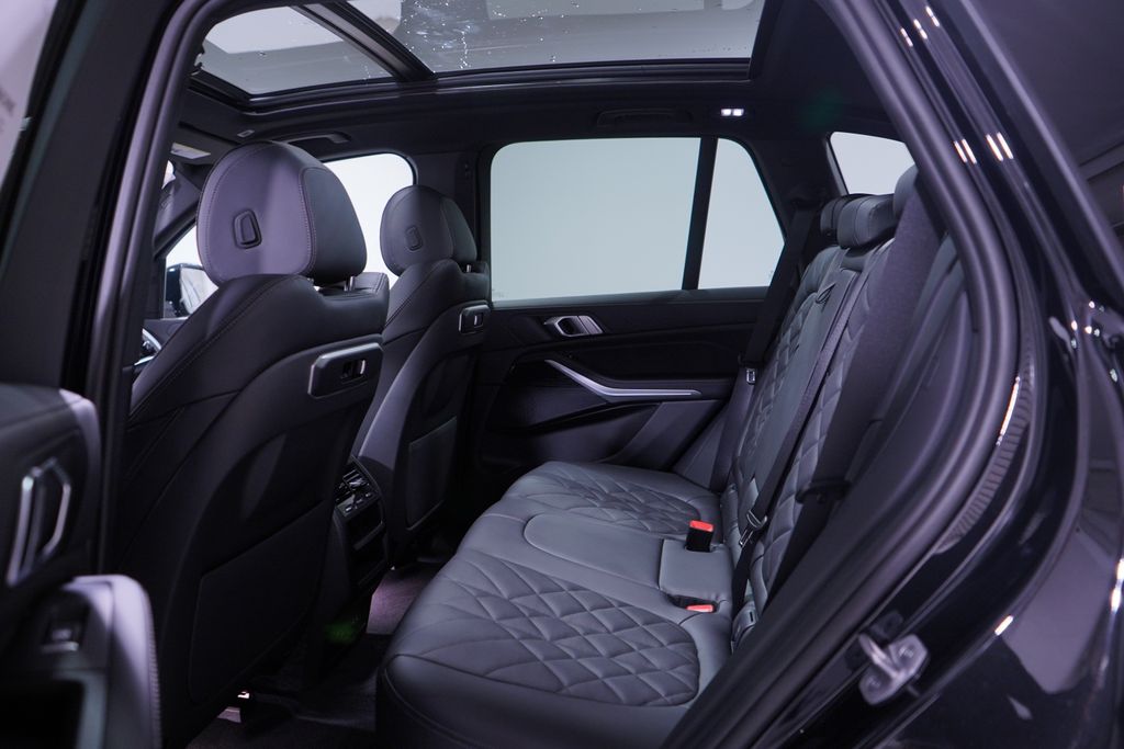 Thumbnail: 2026 BMW X5 - 9