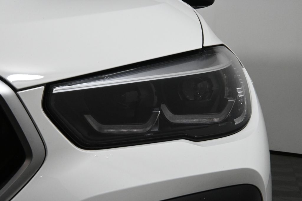 Thumbnail: 2023 BMW X6 - 11