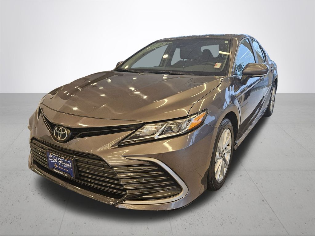 2023 Toyota Camry LE photo 2