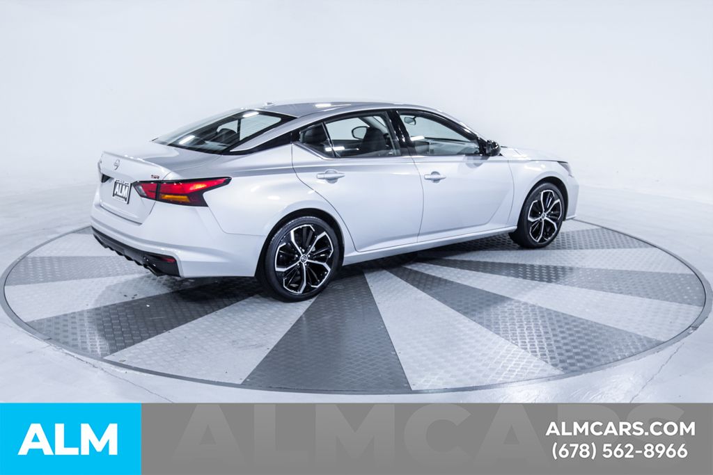 Used 2025 Silver Nissan 2.5 SR image 10