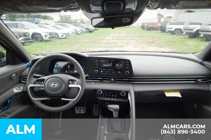 Used 2025 Gray Hyundai SEL Sport image 18