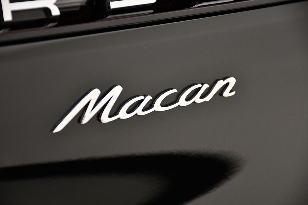 Thumbnail: 2025 Porsche Macan - 11