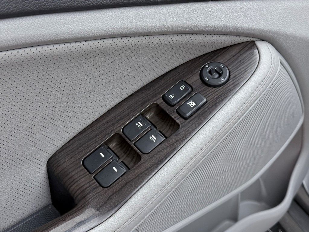 Thumbnail: 2013 Kia Optima - 28