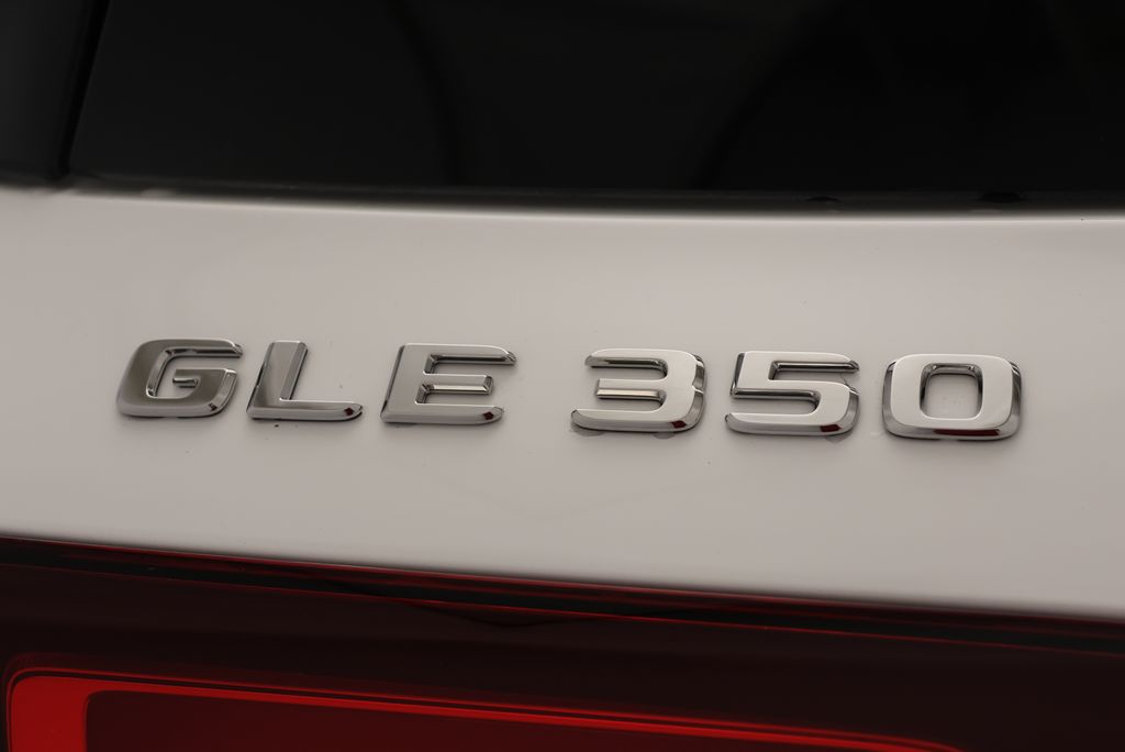 Thumbnail: 2026 Mercedes-Benz GLE - 9