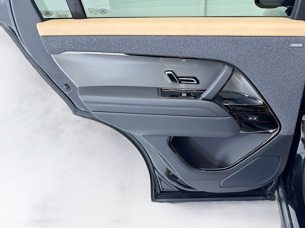 Thumbnail: 2026 Land Rover Range Rover Sport - 25