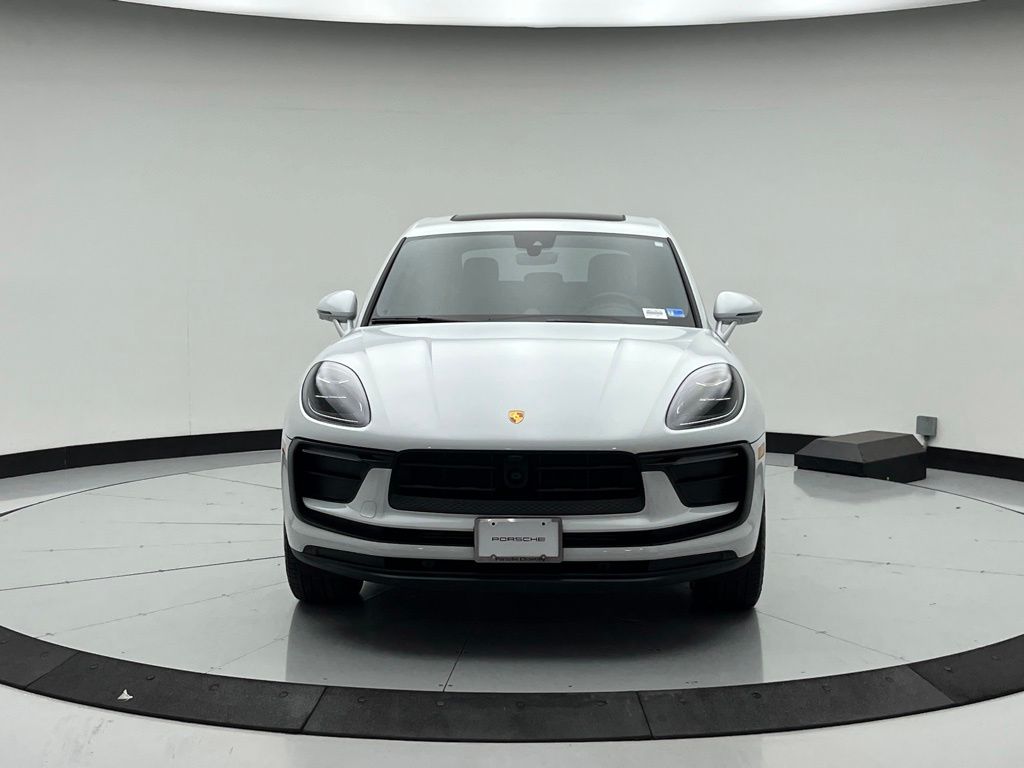 Thumbnail: 2023 Porsche Macan - 6