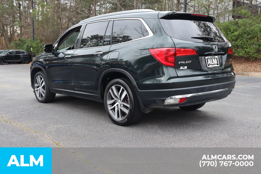 Used 2018  Honda Touring image 9