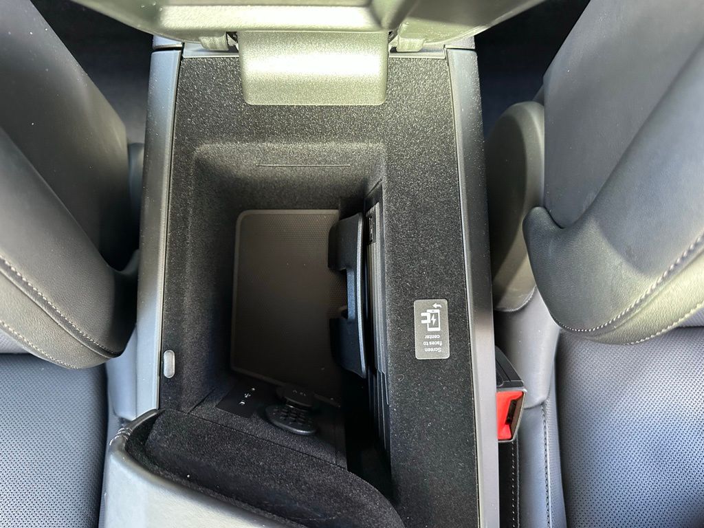 Thumbnail: 2025 Porsche Taycan - 26