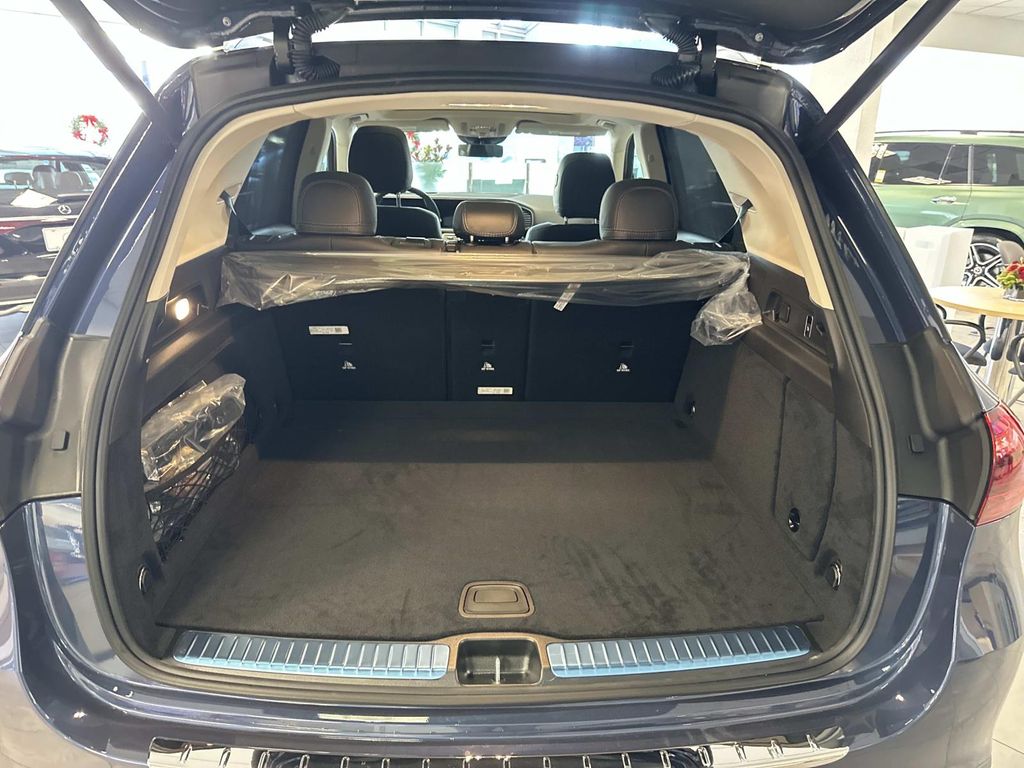 Thumbnail: 2026 Mercedes-Benz GLE - 21