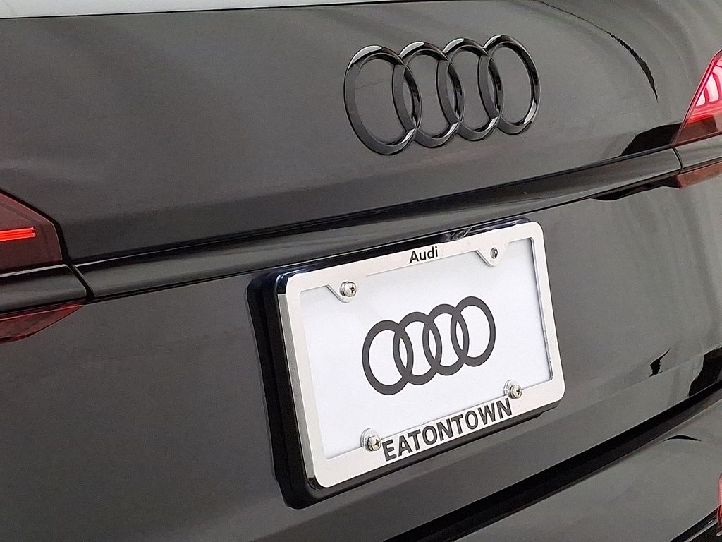 Thumbnail: 2023 Audi Q7 - 31