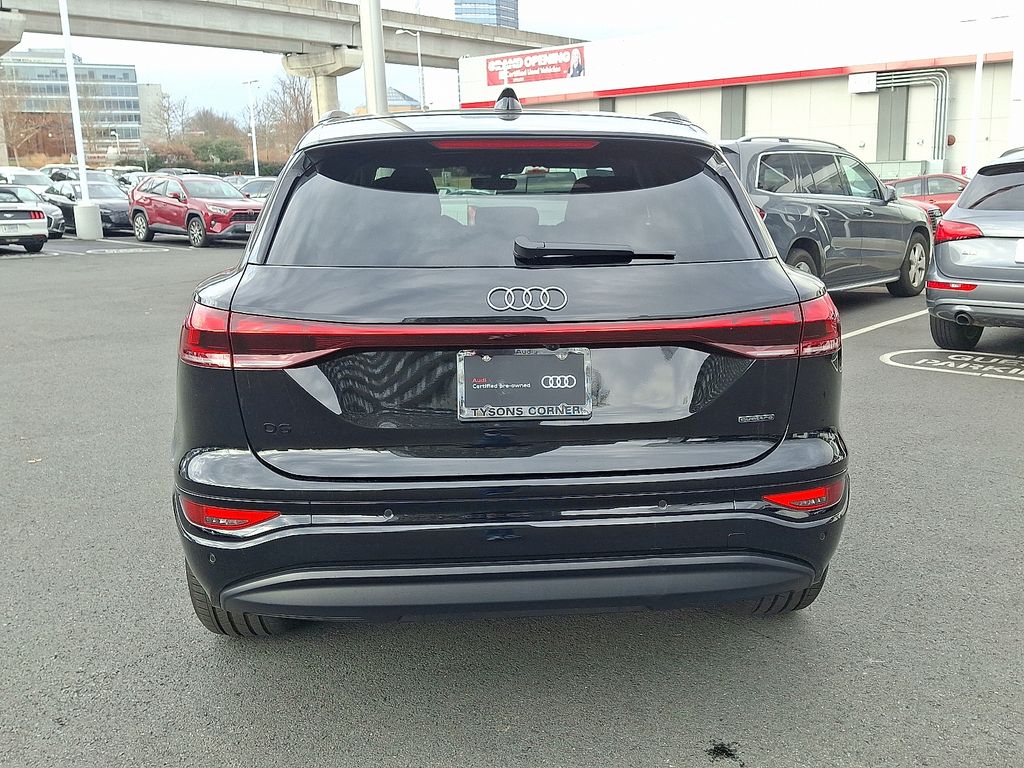Thumbnail: 2025 Audi Q6 e-tron - 5