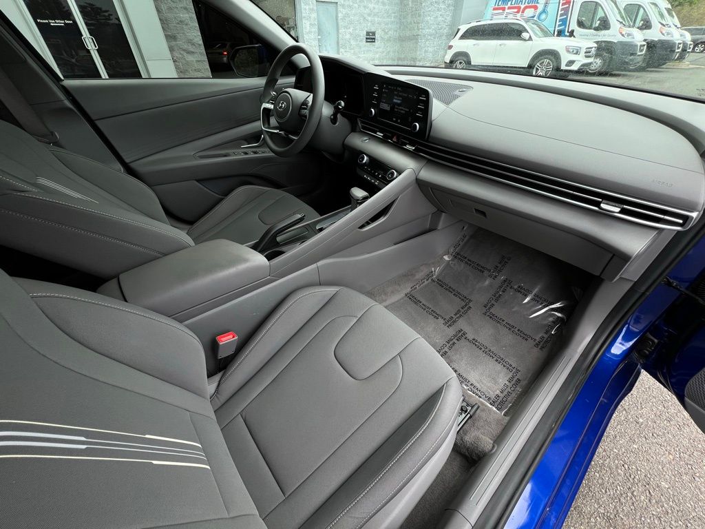 2023 Hyundai Elantra SEL photo