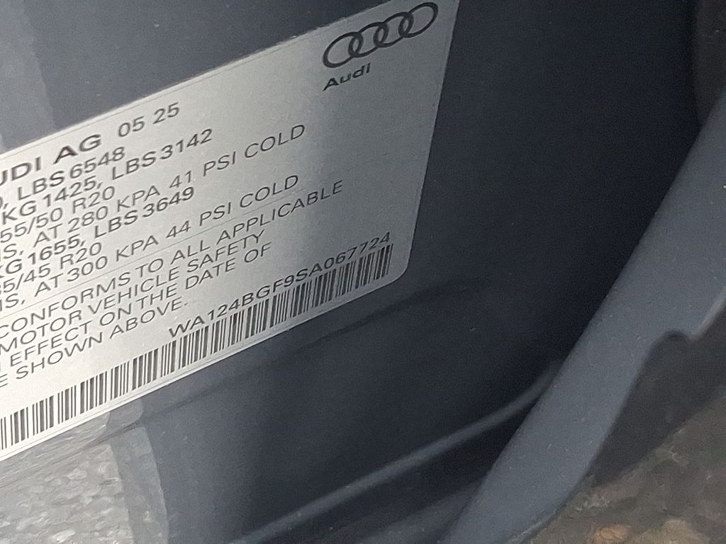 Thumbnail: 2025 Audi Q6 e-tron - 24