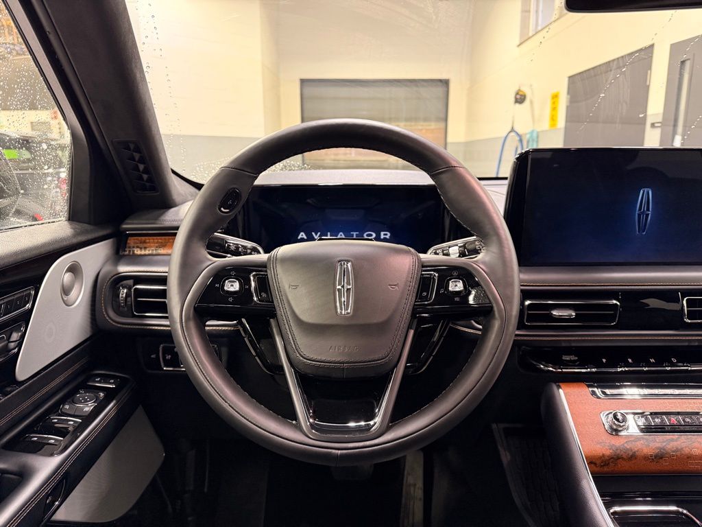 Thumbnail: 2025 Lincoln Aviator - 23