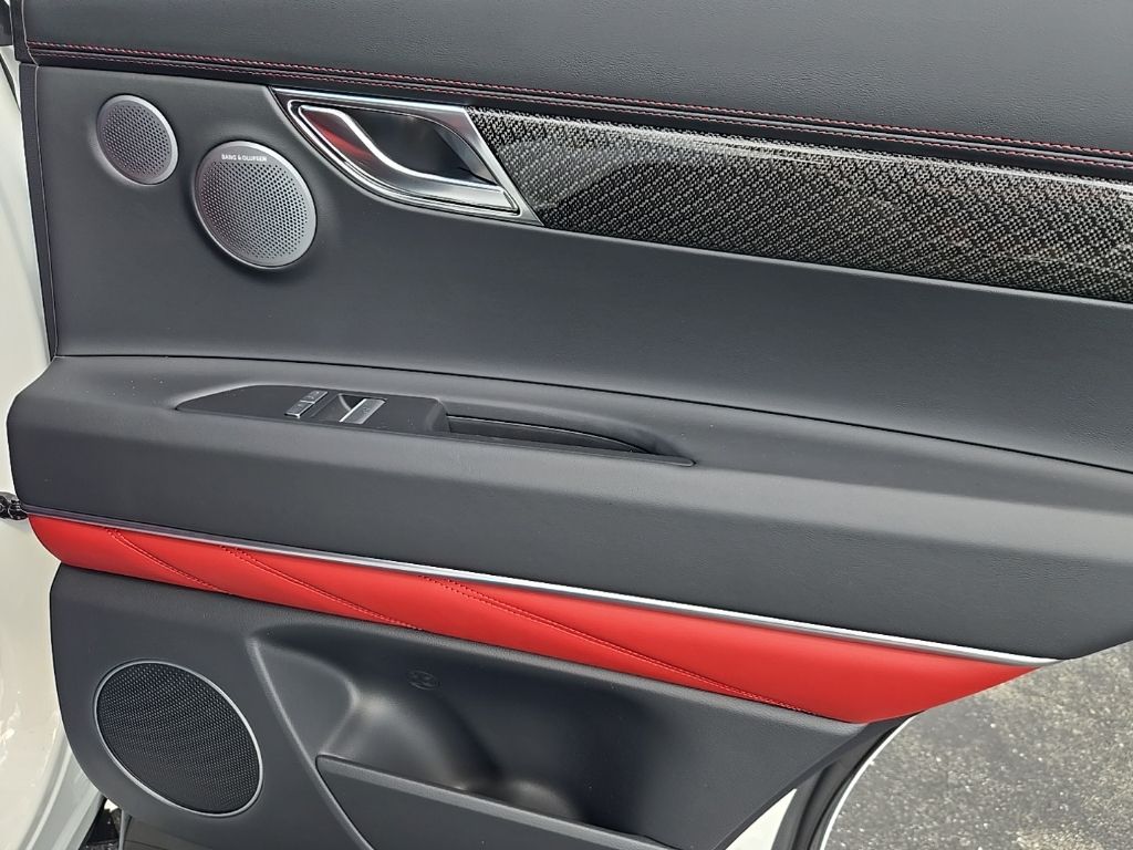 Thumbnail: 2025 Genesis GV80 - 24