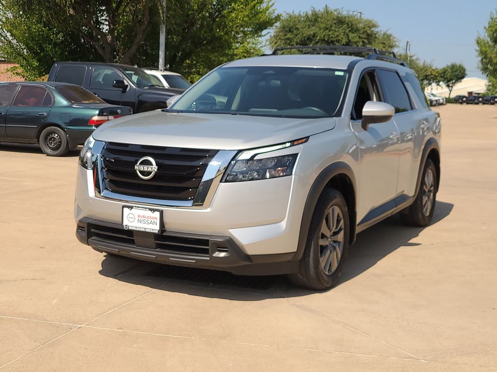 Brilliant Silver Metallic 2024 Nissan Pathfinder SUV / Crossover Front-Wheel Drive 9-Speed Automatic