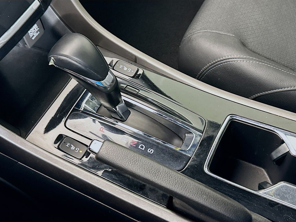 Thumbnail: 2016 Honda Accord - 16