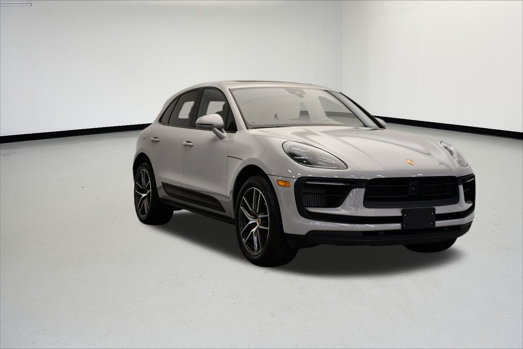 Thumbnail: 2024 Porsche Macan - 9
