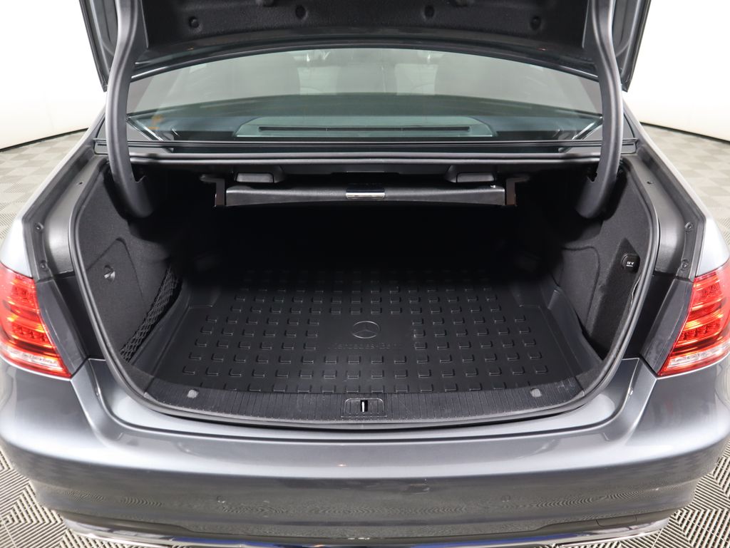 Thumbnail: 2016 Mercedes-Benz E-Class - 29