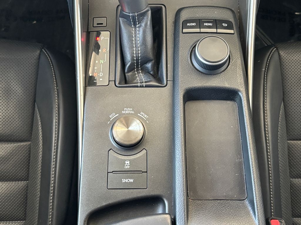 Thumbnail: 2016 Lexus IS - 16