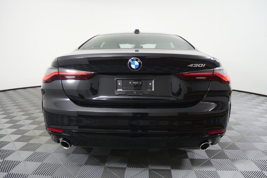Thumbnail: 2025 BMW 4 Series - 4